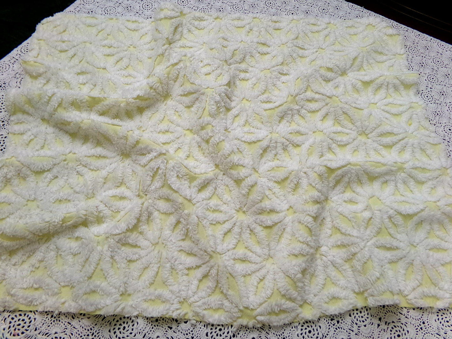 Fluffy Daisy Vintage Chenille Fabric White & Lemony Yellow 18x24"