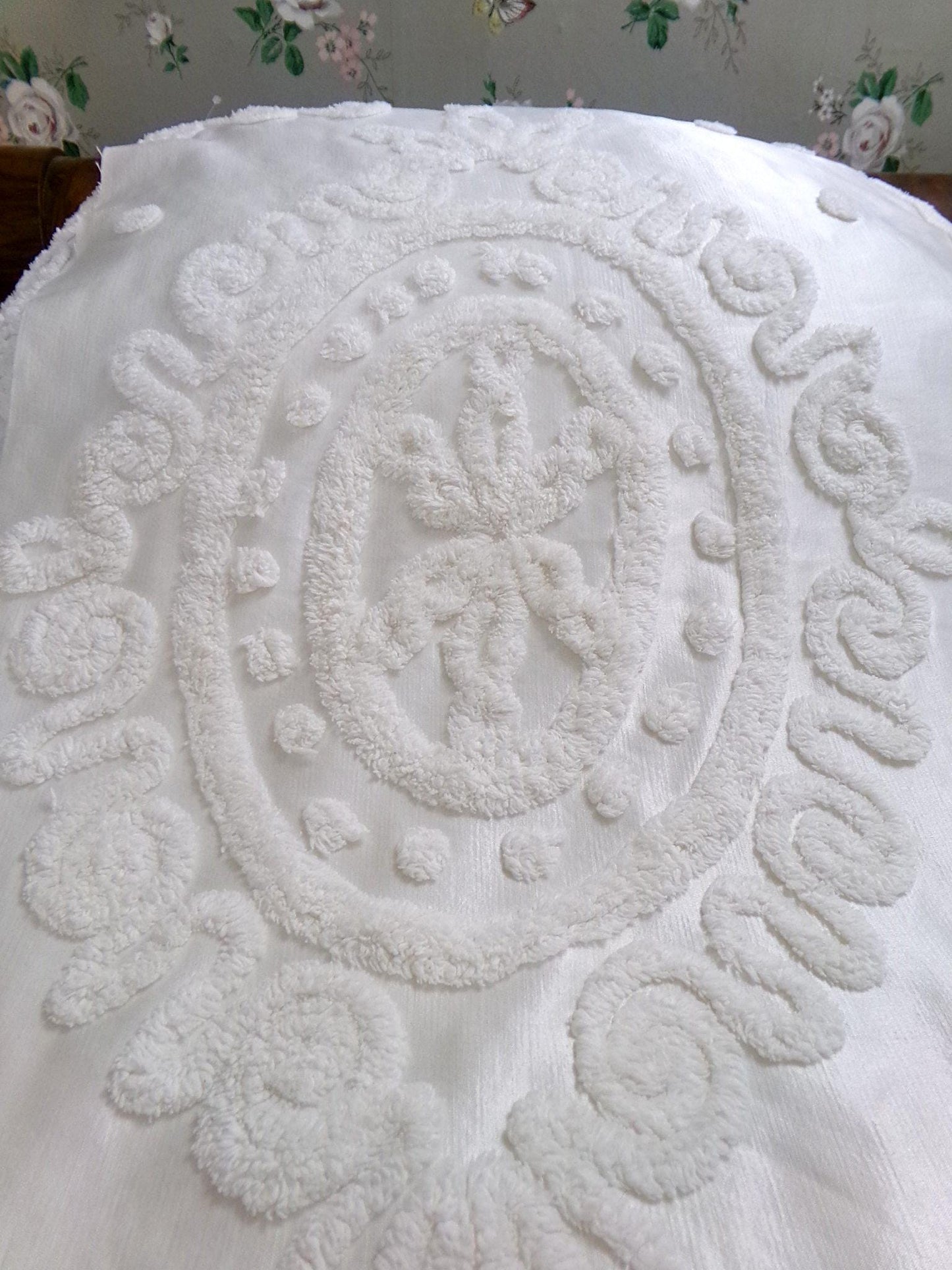 Romantic White Vintage Satin Chenille Bedspread Fabric, Shabby Large Medallion 38x20"