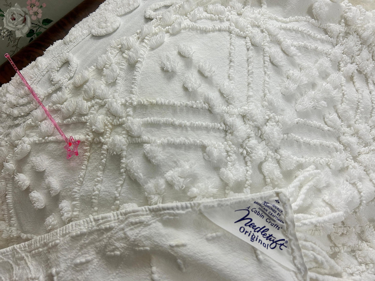 Vintage White Chenille Bedspread Modern Minimalist Geometric Tuft FULL Coverlet