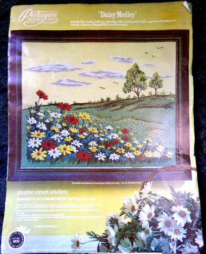 DAISY MEDLEY Vintage Crewel Stitchery Kit, Boho Paragon 0632 Embroidery