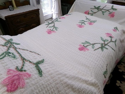 Vintage White Chenille Bedspread Wispy Pink Roses Hobnail Full Double Cottage Farmhouse