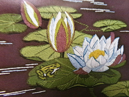 LILY POND Vintage CREWEL Embroidery Kit, Paragon Stitchery #0320, Water Lilies & Frogs