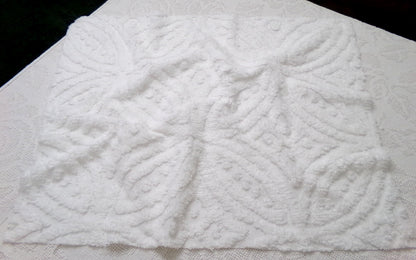 Elegant White Chenille Fabric Vintage Style Leaf Petal Medallion 20x24" Sewing & Quilt Material
