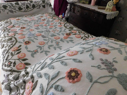 Wildflower Waltz Vintage Chenille Bedspread, Spectacular Summer Cottage Style Coverlet, Twin Size Cotton Bedding