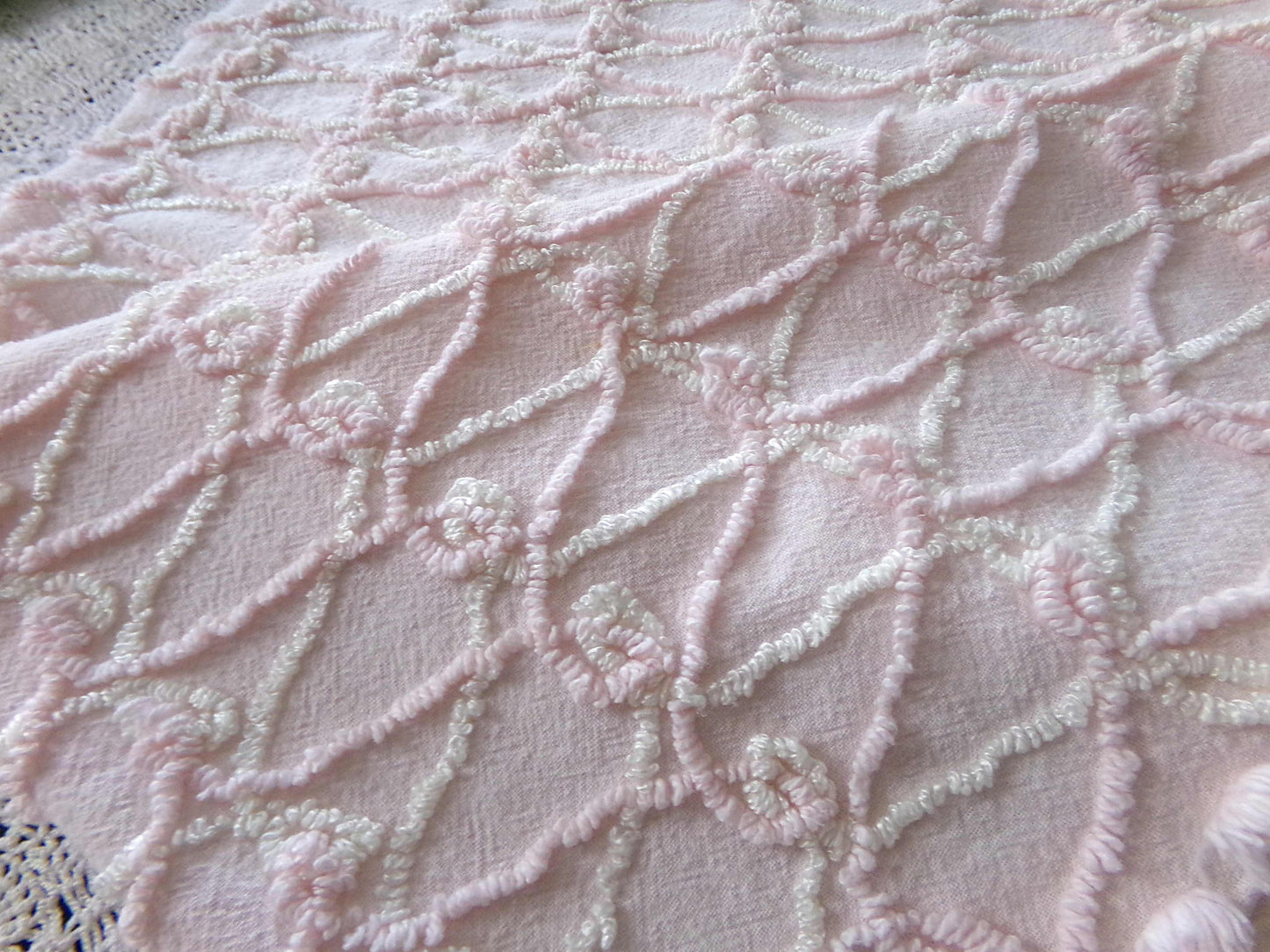 Webbed Eternity Knots Vintage Chenille Fabric Pastel Pink, Iridescent Vanilla Cream 18x25"