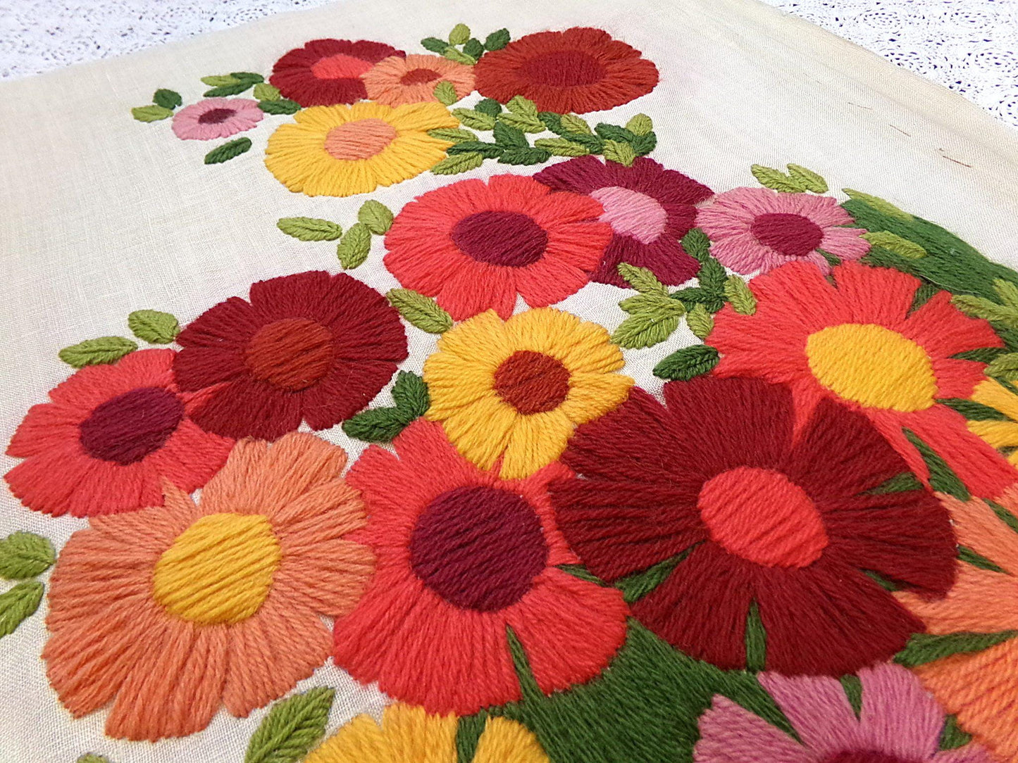GARDEN FLOWERS Finished Crewel Embroidery, Vintage Paragon Needlecraft 0926, Floral Wall Art