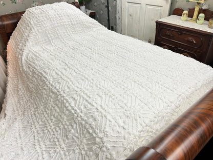Vintage White Chenille Bedspread Modern Minimalist Geometric Tuft FULL Coverlet