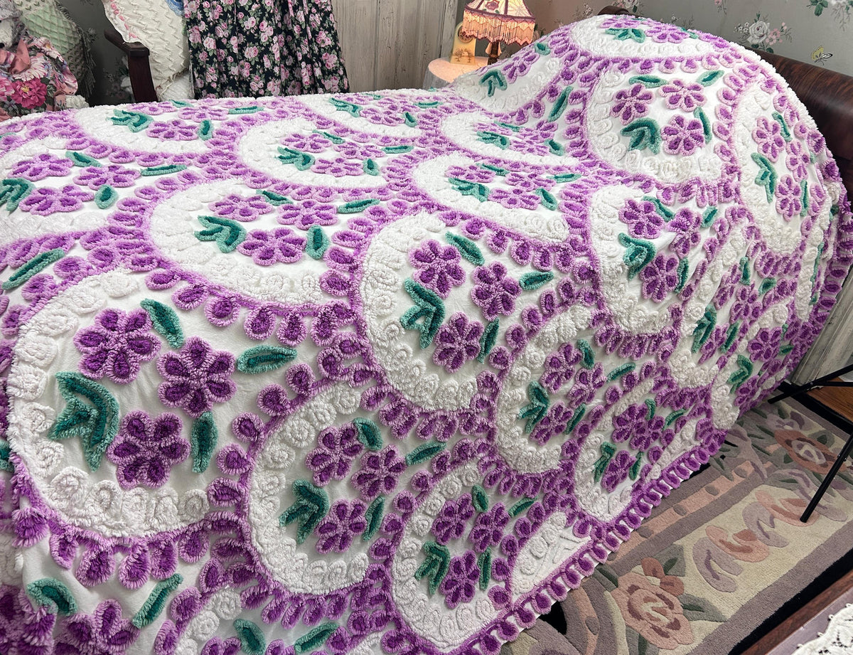 Meadow Violets Vintage Chenille Bedspread, Lavender & White Full Size Cotton