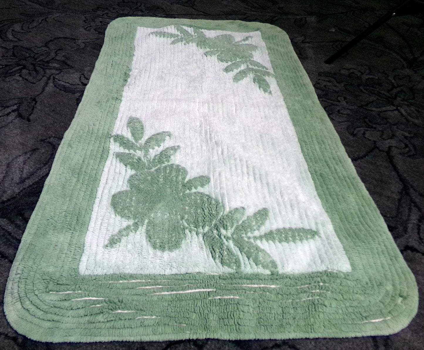 Vintage Green Chenille Rug, Shabby Botanical Leaf Cotton Accent Mat 21.5" x 39.5"