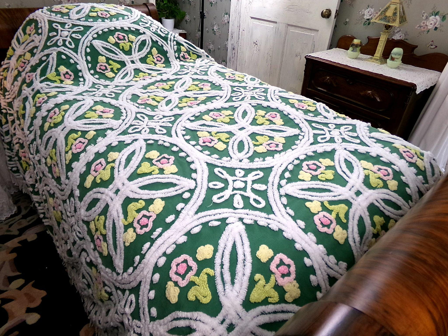 Vintage Chenille Bedspread, Emerald Green Floral Wedding Rings, Accent Fringe, Full