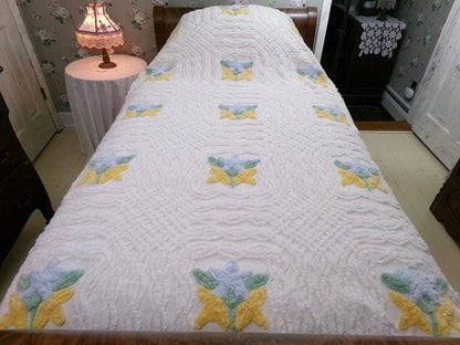 Country Cottage Chic 1950s Cotton Floral Vintage Chenille Bedspread, Full Size