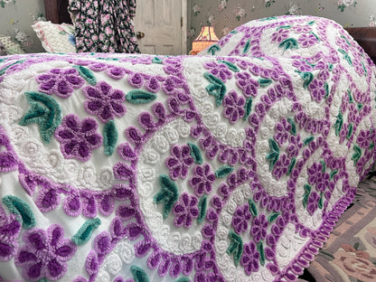 Meadow Violets Vintage Chenille Bedspread, Lavender & White Full Size Cotton