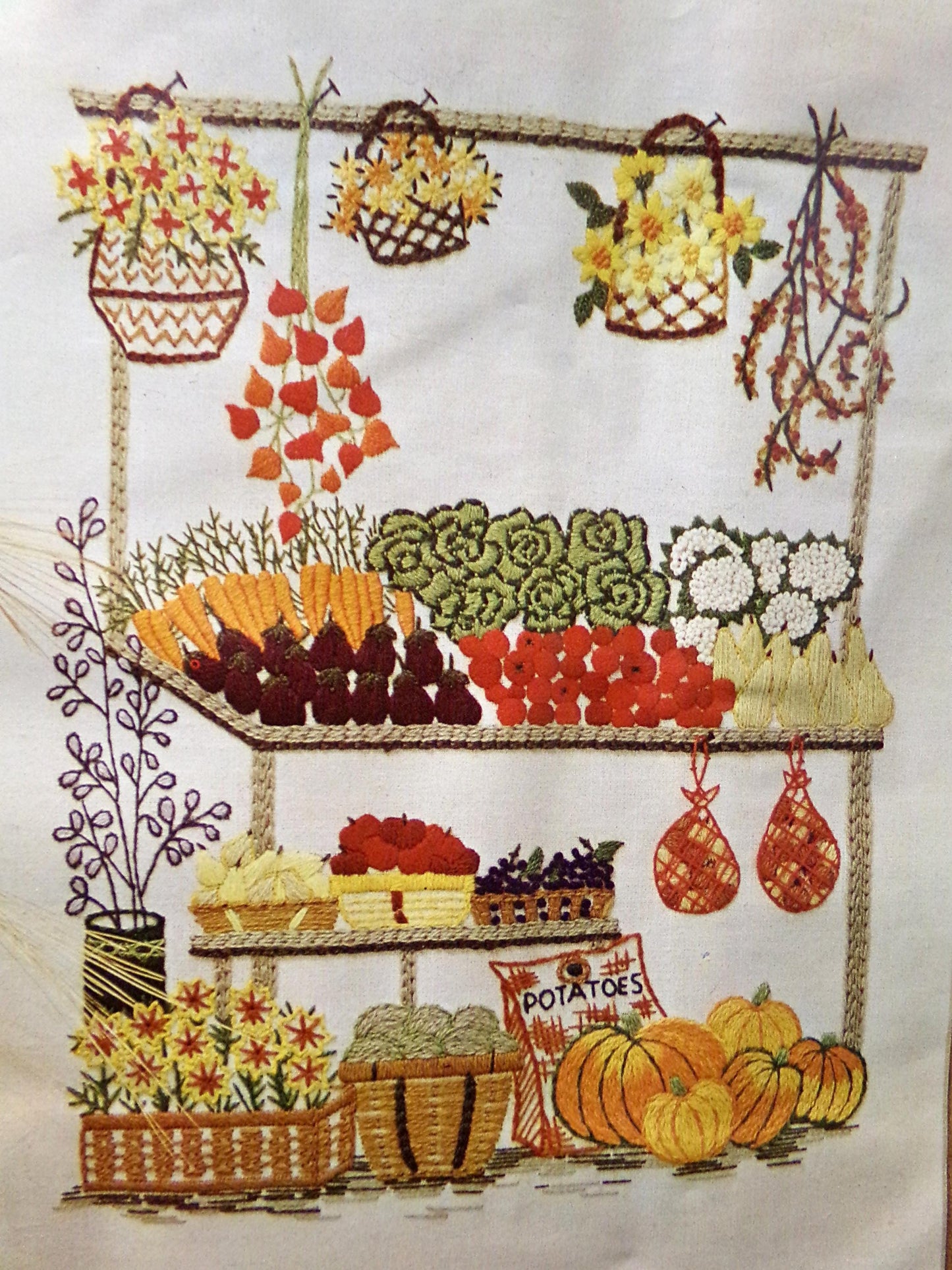 FARMER'S MARKET Vintage Crewel Embroidery Kit, Paragon Needlecraft Creative Stitchery 0223, Barbara Sparre 1970s Design