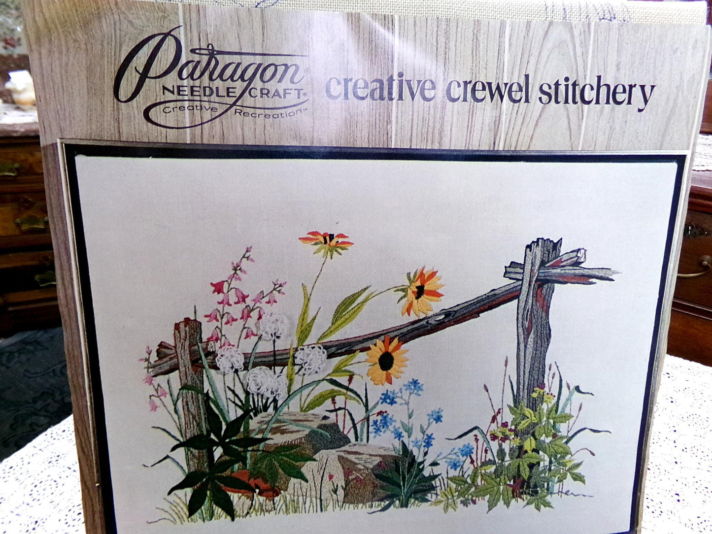 ALONG THE WAY Crewel Embroidery Kit Boho Vintage 0916 Paragon Needlecraft Georgia Ball