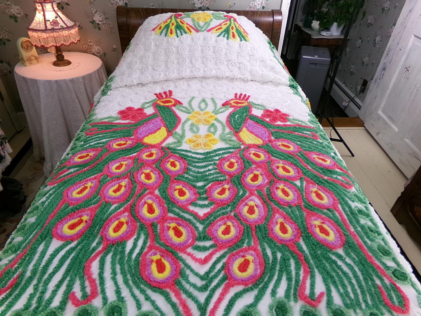 Peacock Vintage Chenille Bedspread, Full Sz Pink & Green Lovebirds, Rainbow Hearts