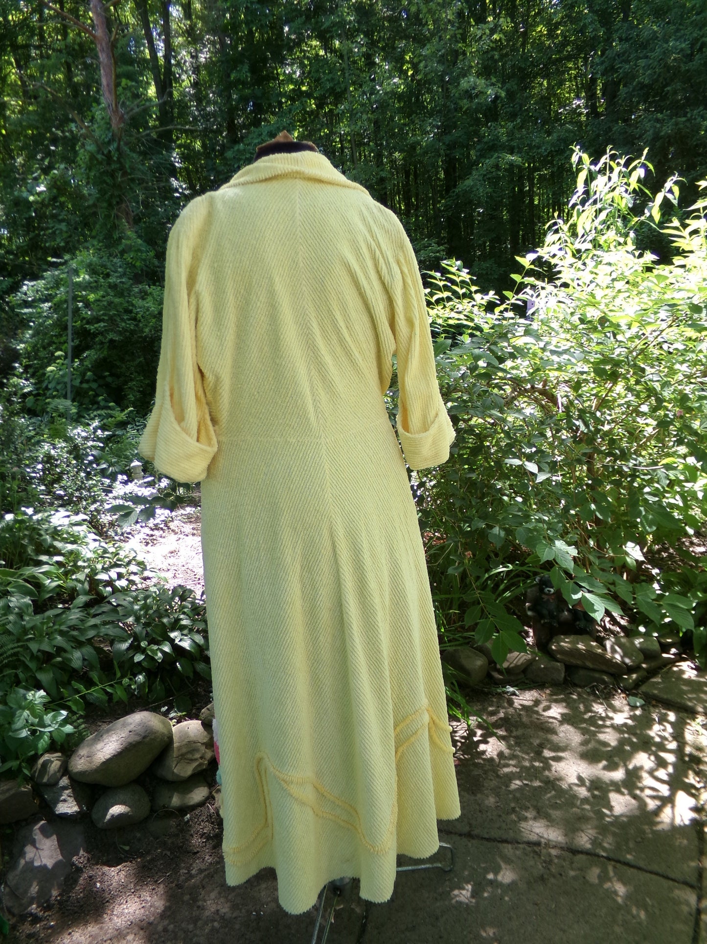 gorgeous vintage chenille robe, ladies floral tufted bathrobe in sunglow yellow, fit 'n flare, half sleeves, est size medium