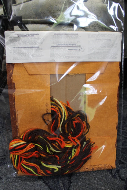 Vintage THE LOVERS Crewel Embroidery Kit Hippie Romance Paragon Stitchery 0319
