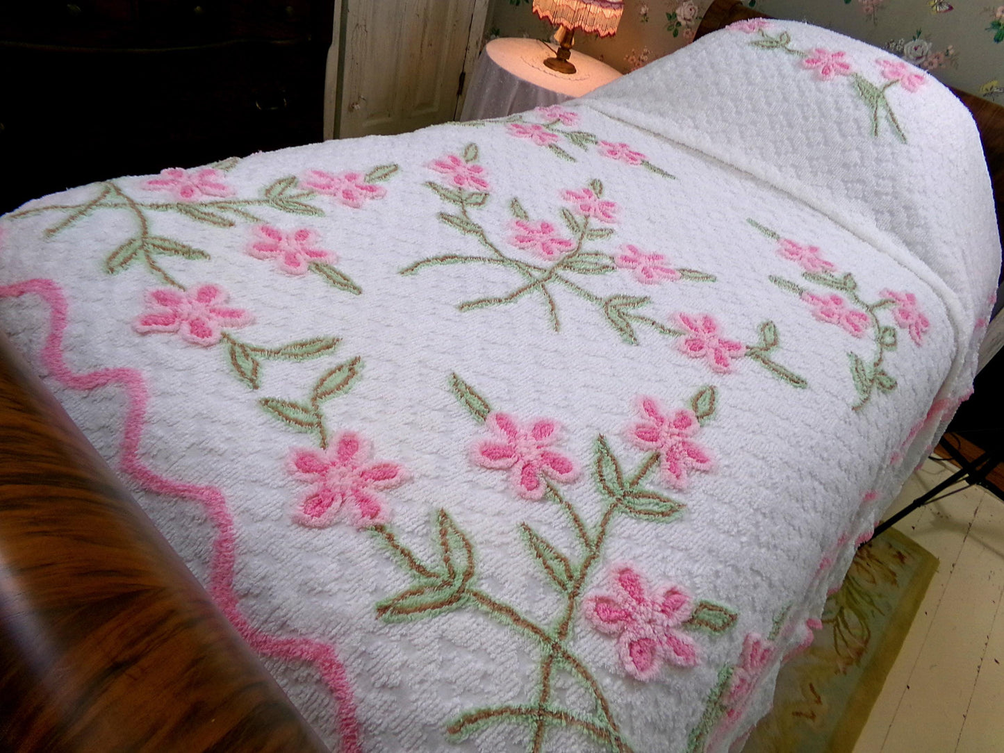 vintage white & pink chenille bedspread, climbing cottage flowers on a vine, full size cotton summer bedding w/ ruffle skirt