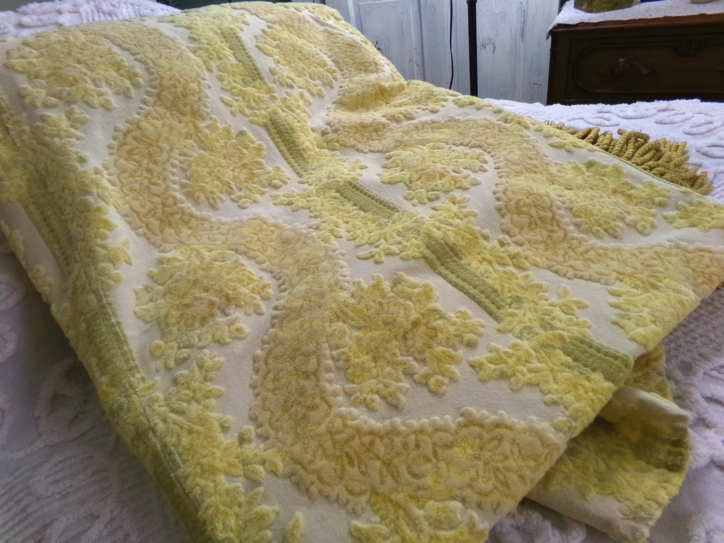 Bates Cut Velvet Bedspread Vintage Tapestry Style Chenille Full Size Gold Fringe
