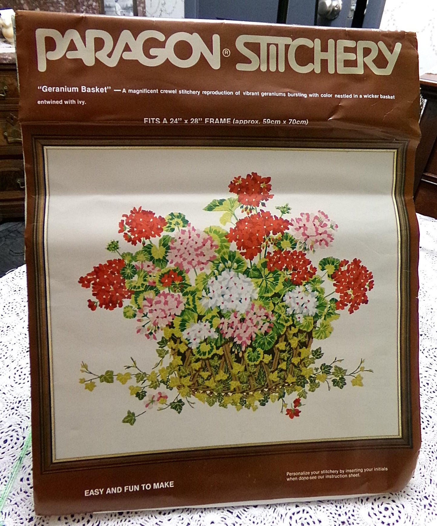 Boho GERANIUM BASKET Crewel Embroidery Kit Floral Vintage Paragon Needlecraft 0970
