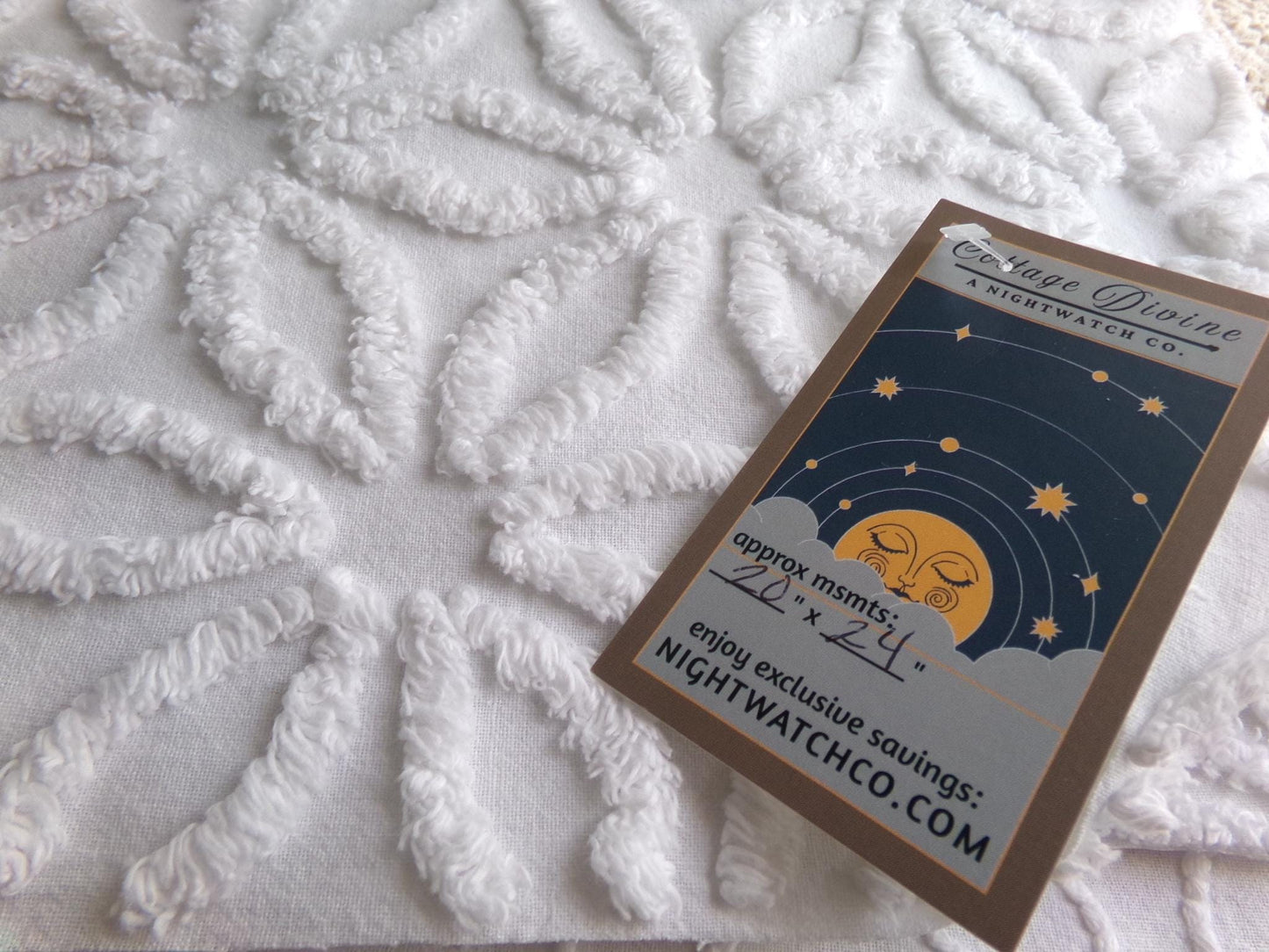 modern daisy vintage chenille fabric, versatile white quilt material, 20" x 24" inch piece for sewing, crafts & quilting