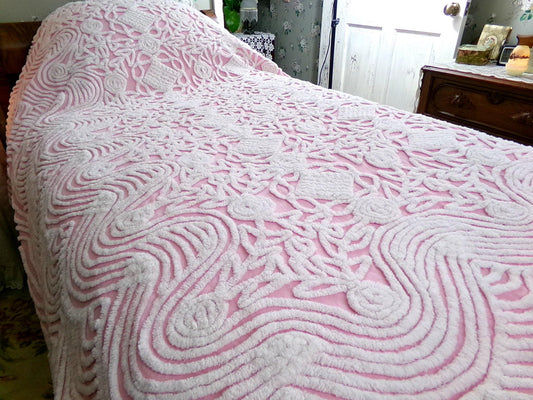 shabby pink fantasy cottage chenille bedspread, vintage white rose tufted full size cotton bedding