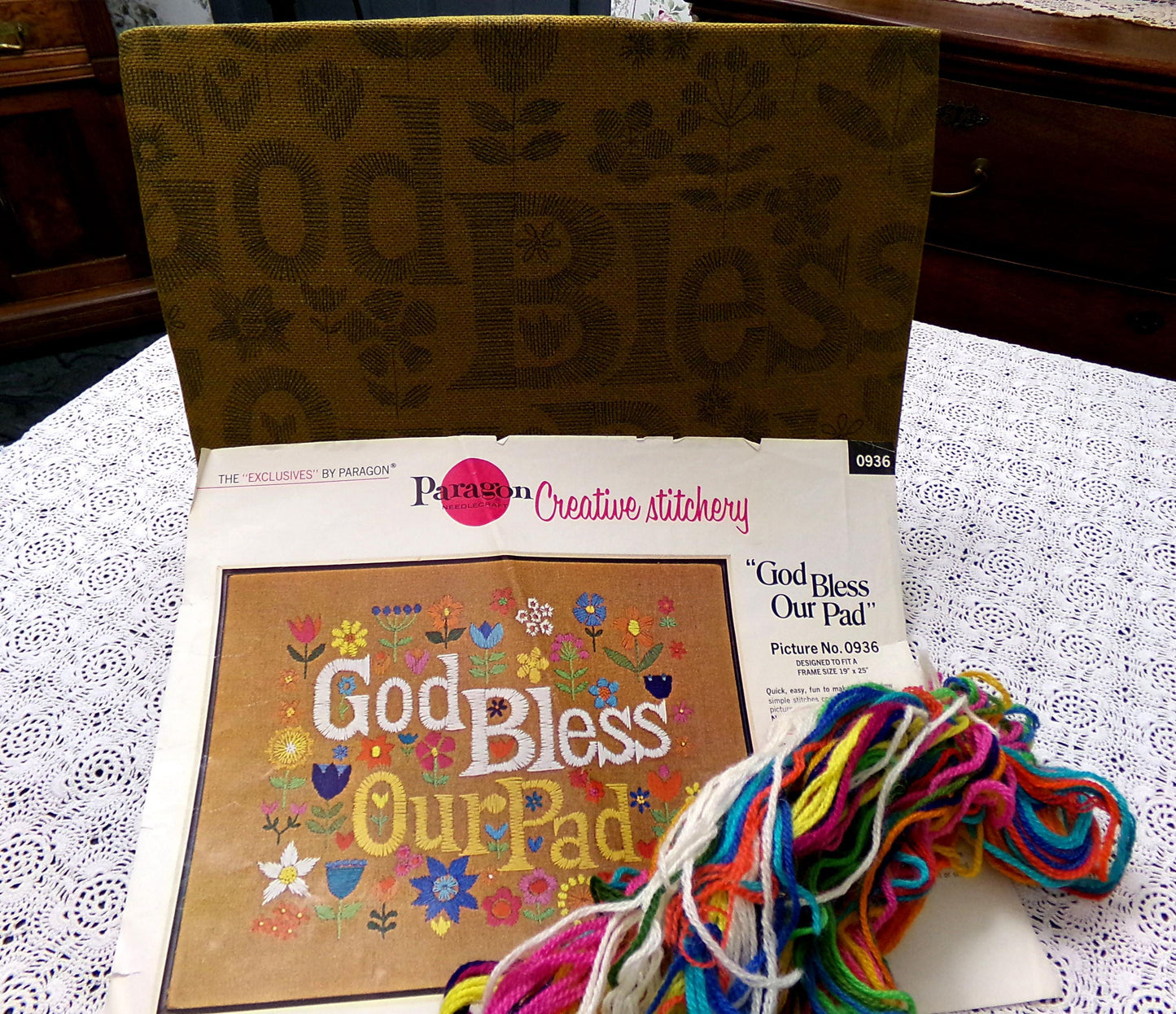 GOD BLESS Our PAD Crewel Embroidery Kit, Vintage Paragon Needlecraft 0936, Retro Boho Wall Art