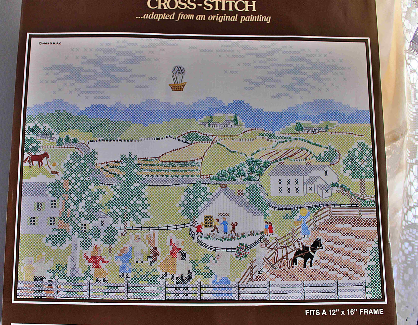BALLOON Cross Stitch Embroidery Kit Vintage Grandma Moses Design Paragon Needlecraft 0208