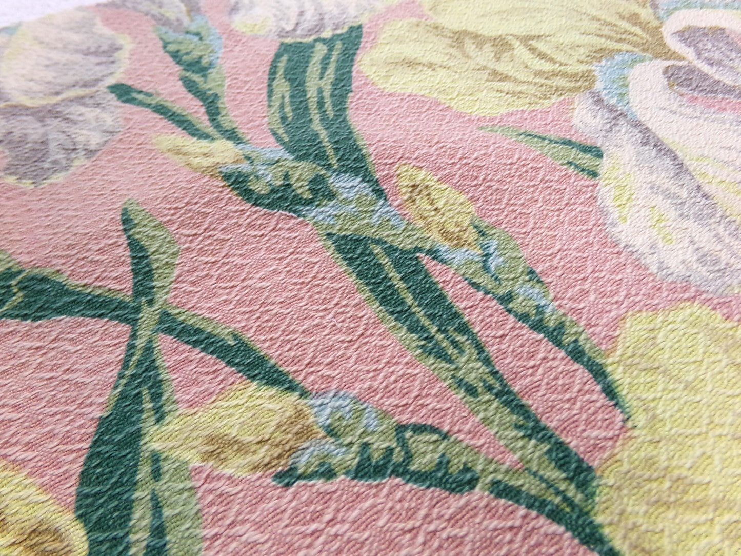 Bearded IRIS BLOOMS Barkcloth Vintage Fabric, Romantic 1940s Sewing Material, 25" x 27"