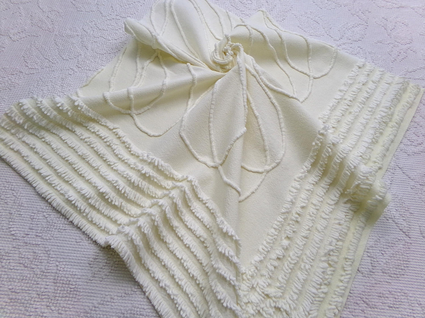Vintage Illusion Chenille Fabric, Fascinating Webbed Design, 22" x 21" Piece Sewing Quilt Material