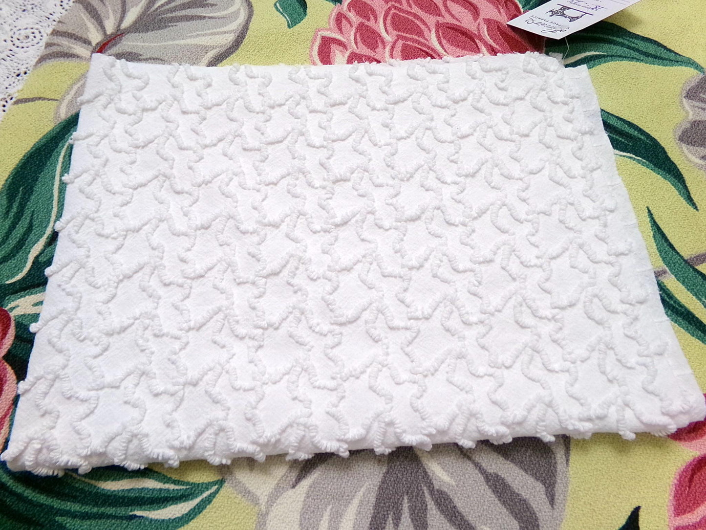 White Squiggle Vintage Chenille Bedspread Fabric Texturized 3D 18" x 24" Quilt Craft Piece