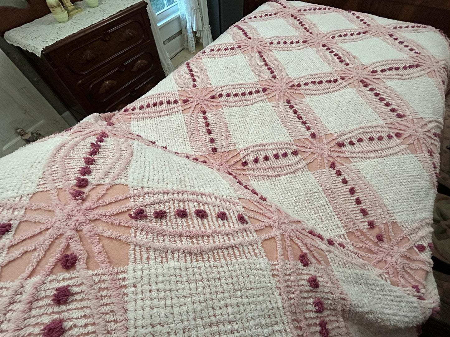 Pink Vintage Chenille Bedspread, Geometric Wedding Ring Dot Design, Full Size
