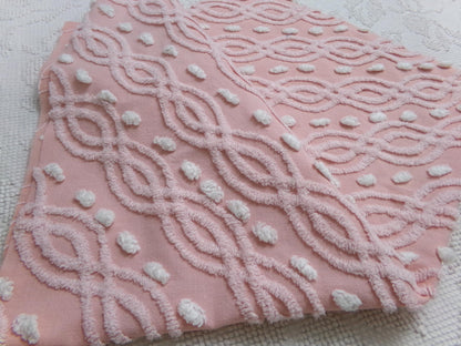 Vintage Chenille Bedspread Fabric Cottage Pink White Eternity Link 18x24"