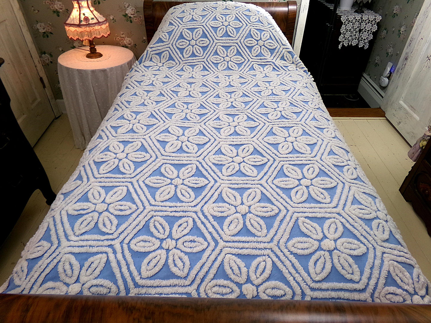 coastal blue vintage chenille bedspread, white daisies on sky blue, summer cottage full size cotton bedding