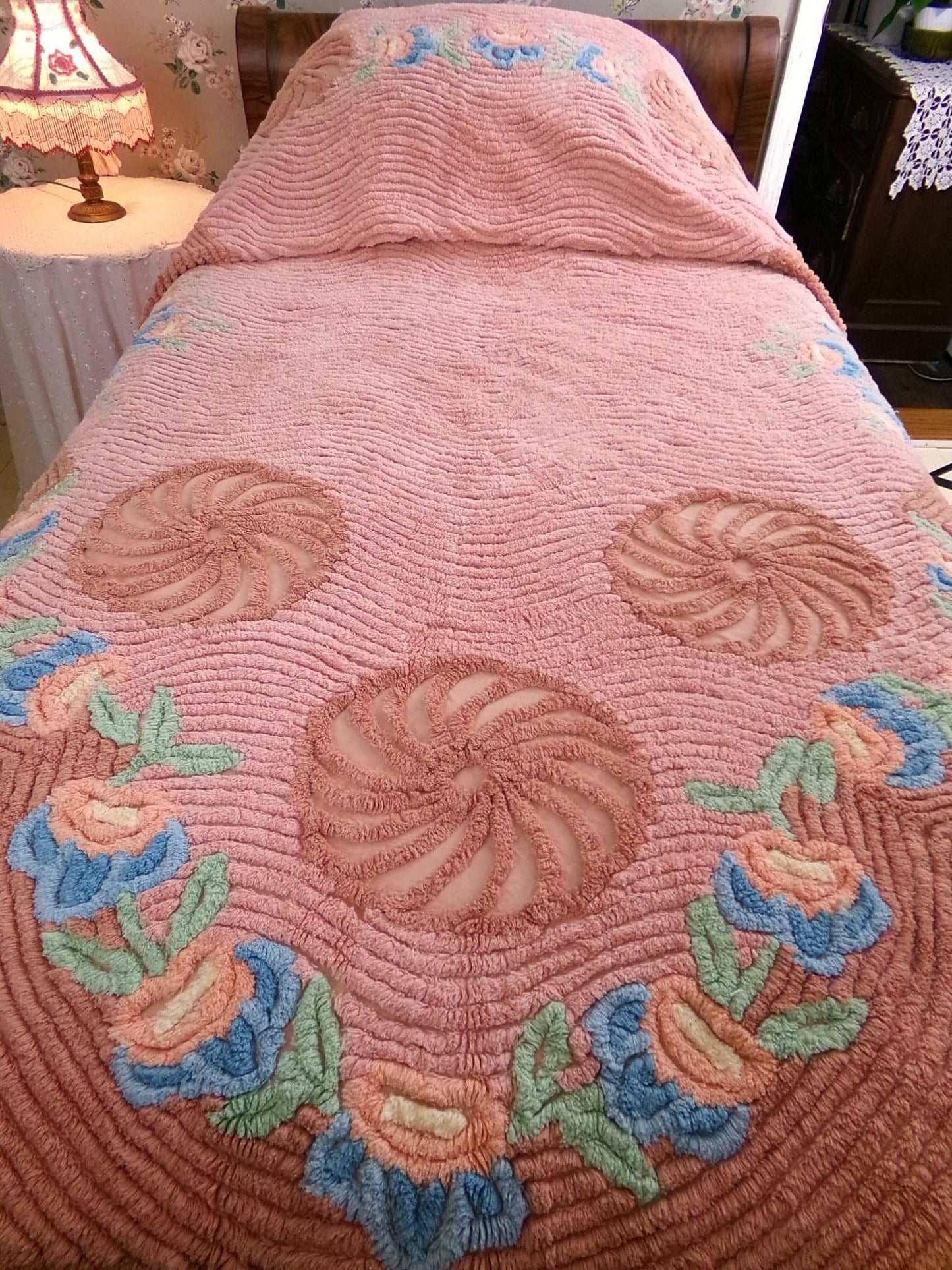 luscious plush vintage chenille bedspread in a pinwheel peach swirl floral design, antique full size bedding