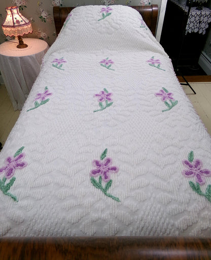 sculpted lilacs vintage white chenille bedspread, full size cotton summer cottage bedding