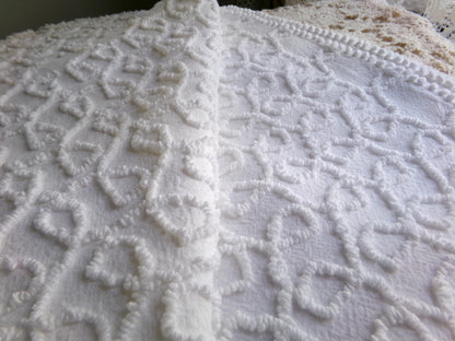 Curly Loops Vintage Chenille Fabric, Neutral White Texturized Cotton Sewing Material, 19" x 27" inch Piece for Handmade Quilts, DIY Pillows