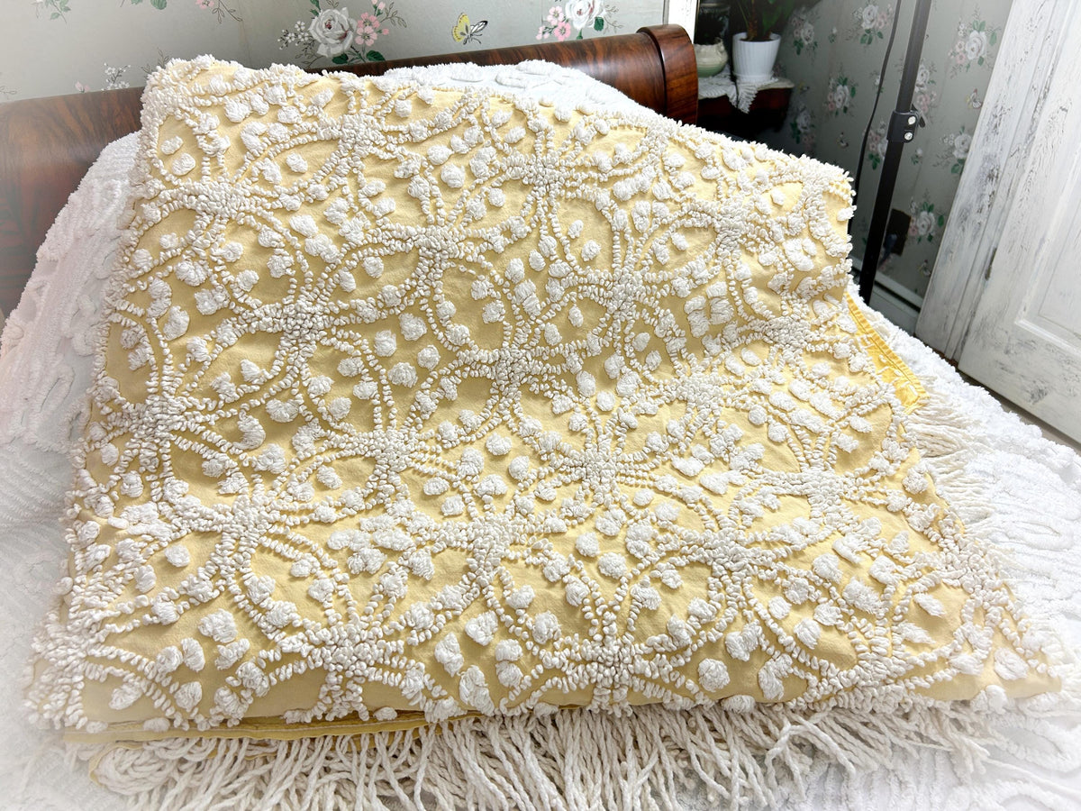 Vintage Chenille Bedspread, Sunny Yellow Dense Tufted Starbursts, Full Sz