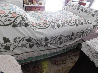 Wildflower Waltz Vintage Chenille Bedspread, Spectacular Summer Cottage Style Coverlet, Twin Size Cotton Bedding