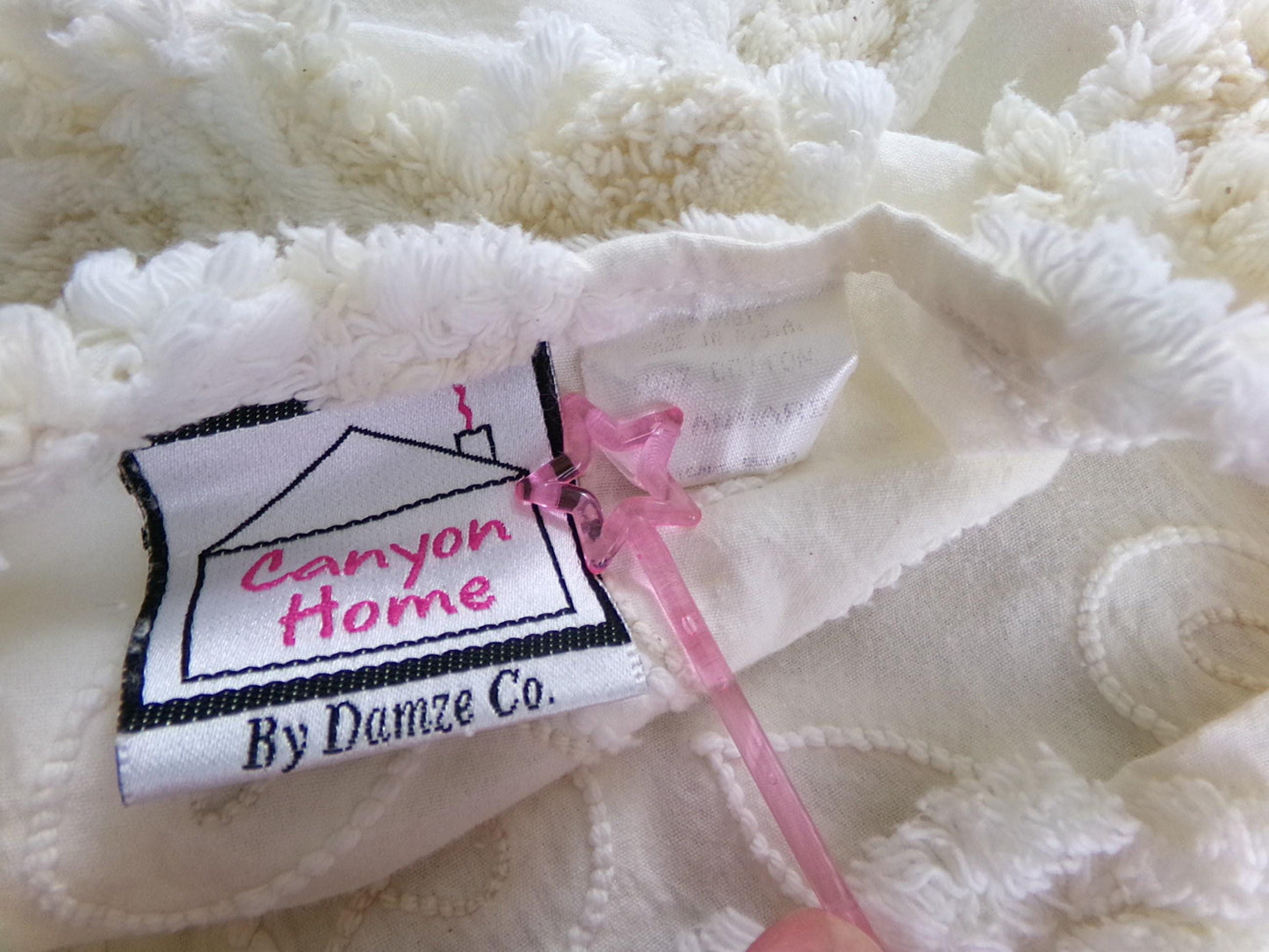 vintage canyon group chenille pillow sham, cream wedding cake design with envelope back, SINGLE, not a pair