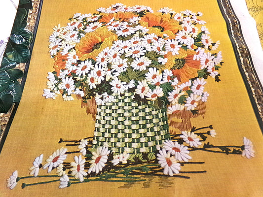Vintage Giant Bouquet Crewel Embroidery Kit, 1972 Paragon 0811 Stitchery