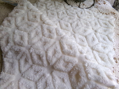 cozy cream snowflake vintage chenille fabric, versatile neutral geometric design, 18 x 24"