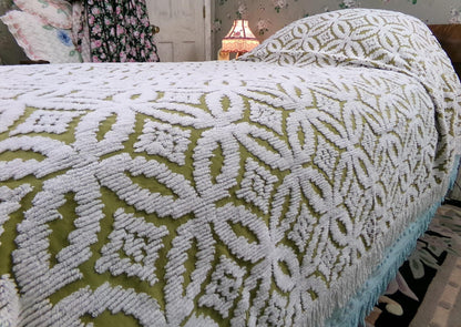 Boho Vintage Chenille Bedspread, Full Size Olive Green White Tufted Geometric Design