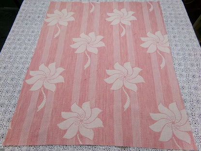 Plumeria Pinwheel Floral Vintage Woven Fabric Reversible 22" x 25" Quilt Material