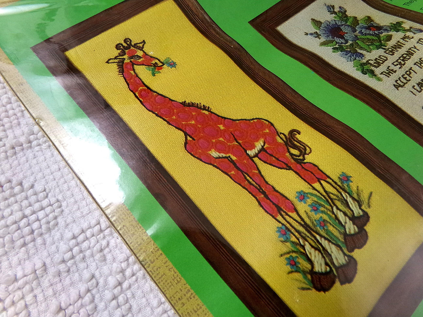 GIRAFFE Vintage Crewel Kit, WonderArt Embroidery 5026, Boho Kitsch 70s Wall Hanging