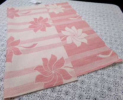 Plumeria Pinwheel Floral Vintage Woven Fabric Reversible 22" x 25" Quilt Material