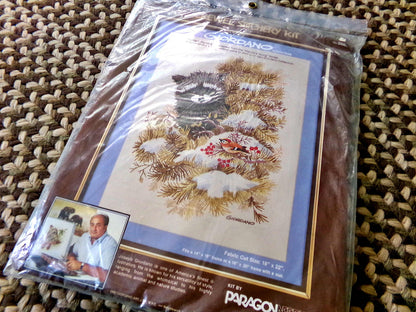 CURIOUS RACCOON Crewel Embroidery Kit, Vintage Paragon 0566 Stitchery Joseph Giordano