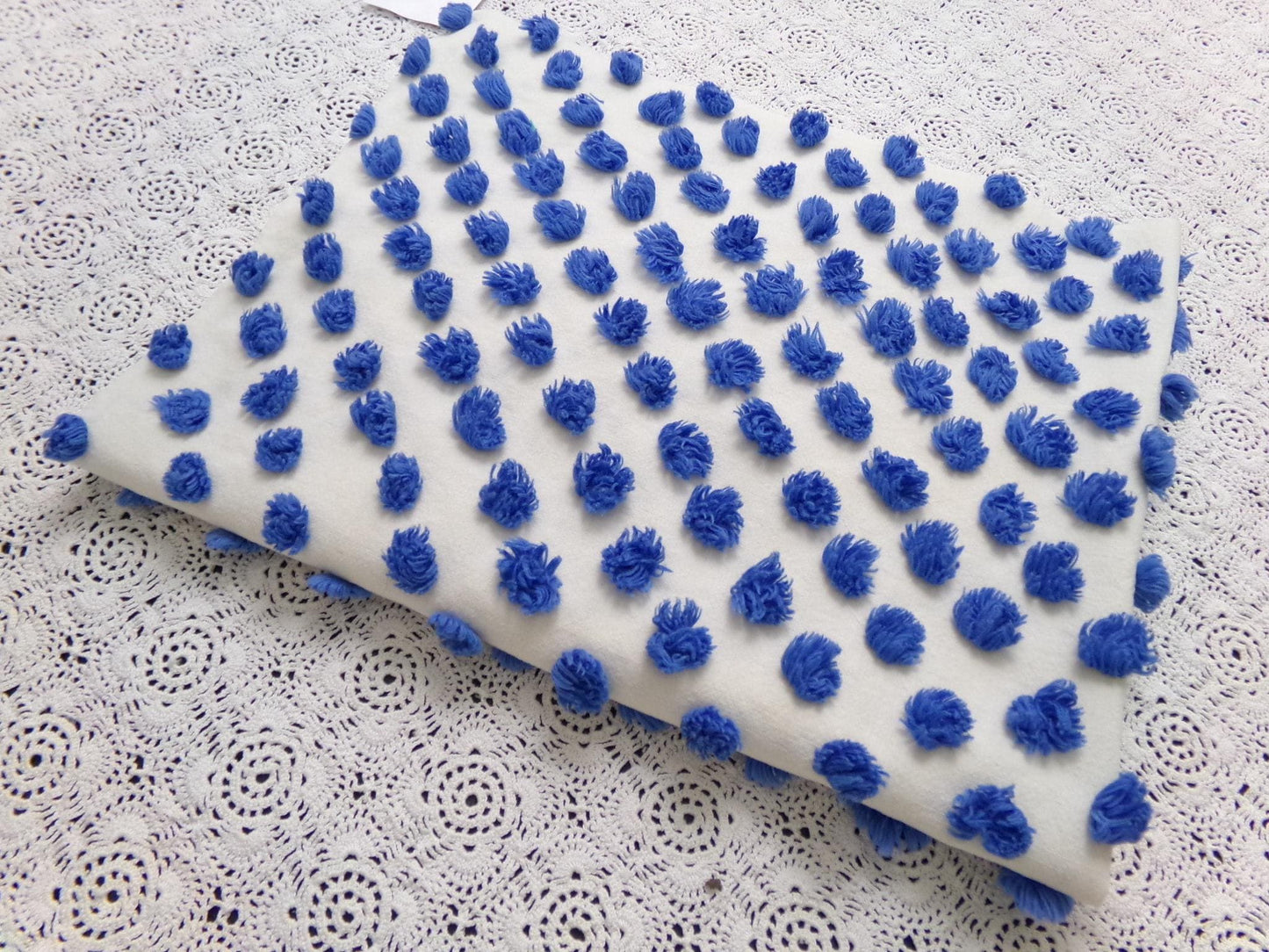 royal blue pops vintage chenille bedspread fabric handtufted white cotton 20x24"