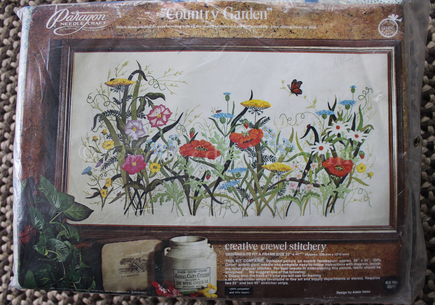 COUNTRY GARDEN Crewel Stitchery Kit, Vintage 0511 Paragon Embroidery Boho Meadow Scene Wall Hanging