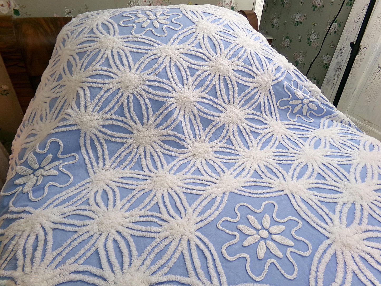 vintage chenille bedspread shabby beach cottage blue & white full size bedding